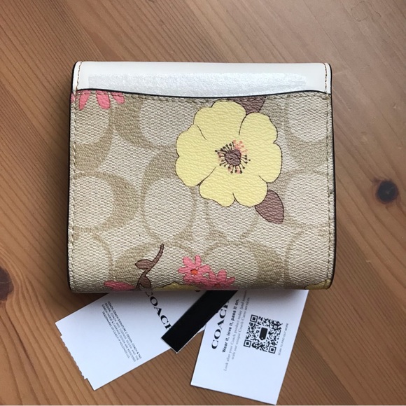 Coach Small Trifold Wallet In Signature Canvas With Floral Cluster Print - Picture 6 of 12